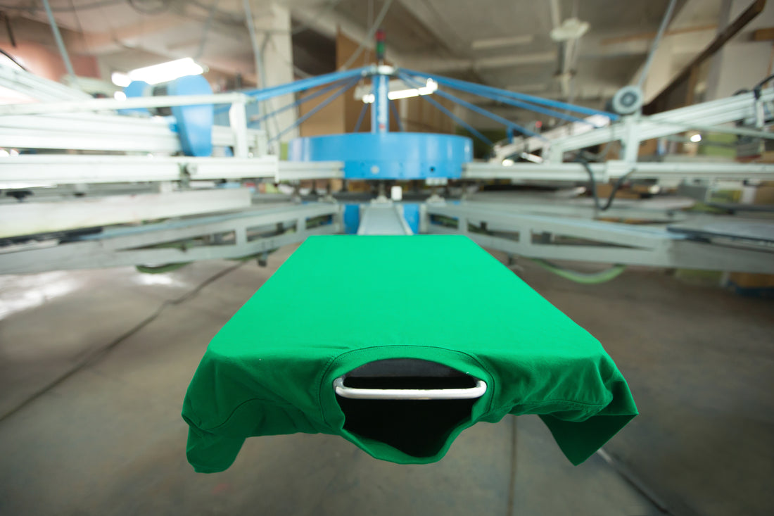 A Comprehensive Guide to Pallet Tack Adhesives for Screen Printing: Choosing Between Spray and Liquid Adhesives